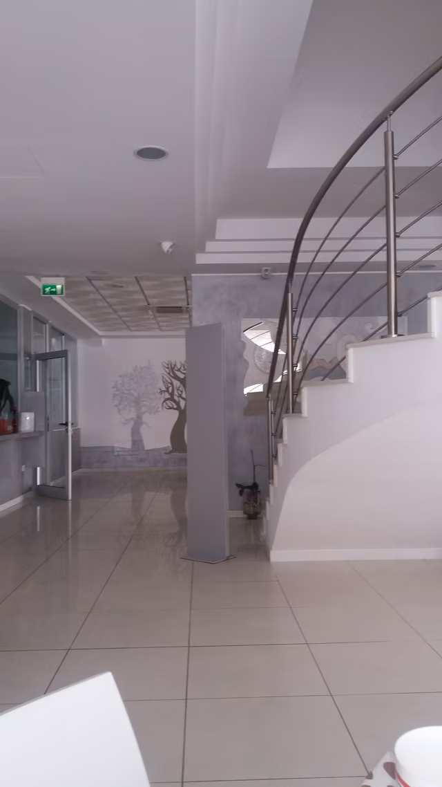 Villa Imago su tre piani, con il parcheggio privato esterno